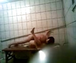 Asiatisk jente fanget av russisk soldat og blir knullet